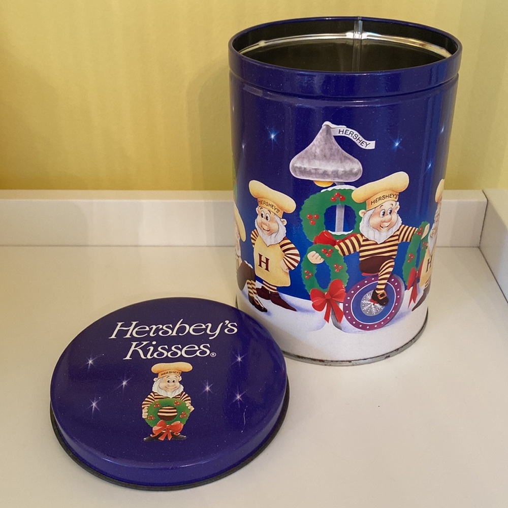 Vintage 1993 HERSHEY’S Holiday Classic Series Round Canister Tin #5 Elves Xmas